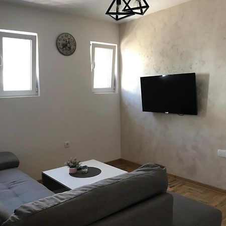 Apartman Tijana บุดวา ภายนอก รูปภาพ